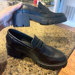 Women’s platform Classic Black Loafers